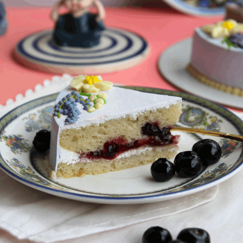 blueberry cake. best blueberry cake. Bangalore cakes. Bangalore bakeries. bakery cake. vanilla blueberry cake. yummy cakes. delicious cakes. dream a dozen. Aubree. theobroma. crave by Leena. Bangalore. Bengaluru. birthday cakes. pretty cakes. beautiful cakes. aesthetic cake