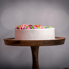 Load image into Gallery viewer, Side view of buttercream cake with beautiful flower frosting
