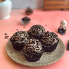 Load image into Gallery viewer, Bit size treat. Cupcake. Eggless cupcake. Glens bake house. Chocolate cupcake. Best cupcakes. Indulge. Birthday cupcakes. Cupcakes for gifting. Chocolate treats
