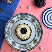 Load image into Gallery viewer,  Blueberry cupcake. . Bit size treat. Blueberry oozing. Cupcake. Eggless cupcake. Glens bake house. Vanilla cupcake. Best cupcakes. Indulge
