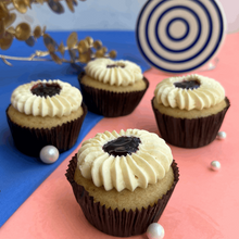 Load image into Gallery viewer, Blueberry cupcake. . Bit size treat. Blueberry oozing. Cupcake. Eggless cupcake. Glens bake house. Vanilla cupcake. Best cupcakes. Indulge
