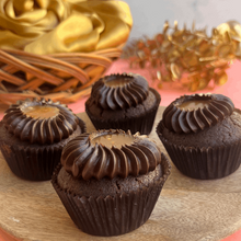 Load image into Gallery viewer, Choco caramel cupcake. Chocolate cupcake. Caramel Flavour. Bit size treat. caramel oozing. Cupcake. Eggless cupcake. Glens bake house.
