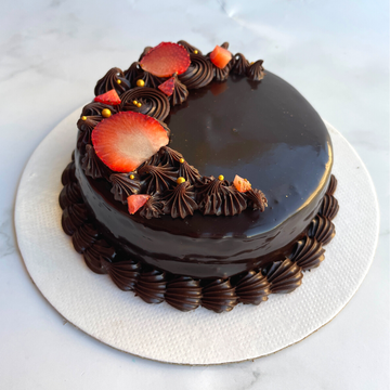 Uses fresh strawberry between layers of rich thick chocolate covered in chocolate ganache. Strawberry pound cake, strawberry cake near jp nagar, fresh strawberry cake